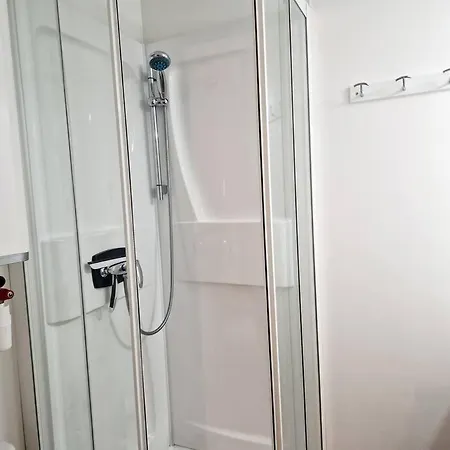 Le Cosy Yourhosthelper *
